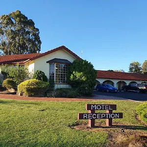 3* Motel Mcnevins