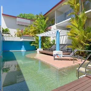 https://macrossan-house-boutique-holiday-apartments.cairnshotels4all.com